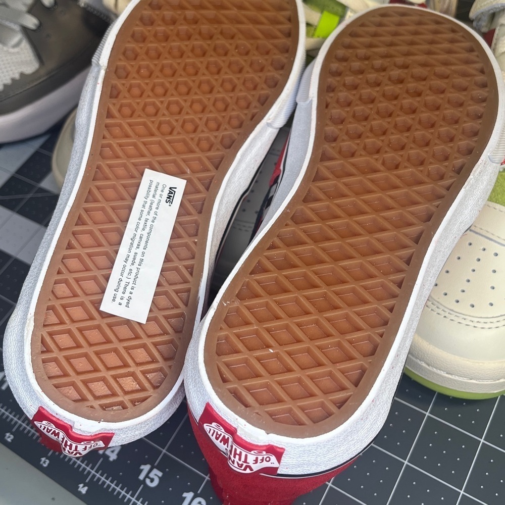 Vans Kids Red High-Top Sneakers
Brand new
NWOT - Picture 6 of 14